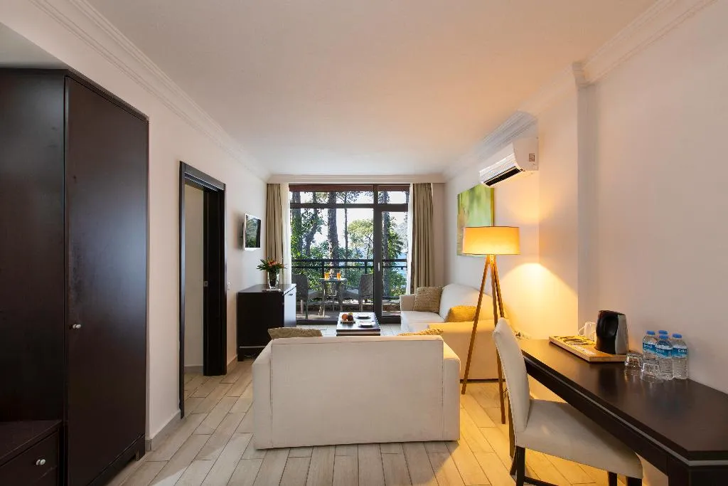 SUITE SUPERIOR CAPACITY 4 Room, Marmaris Bay Resort Adult Only 16+, Dalaman