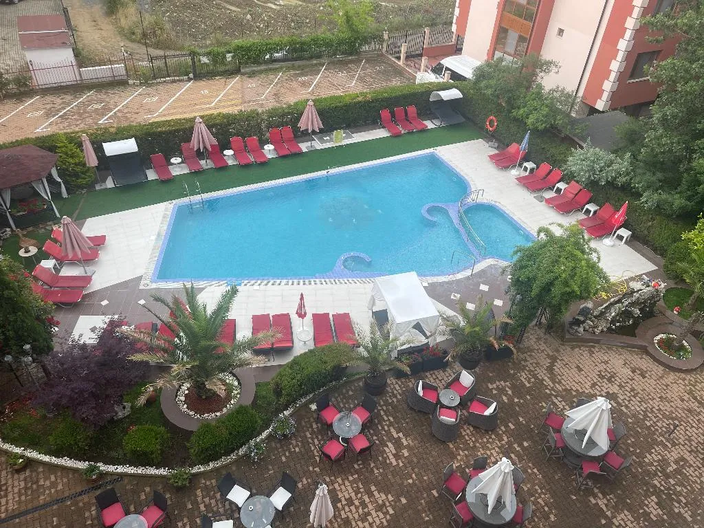 Pool, Bahami, Bourgas