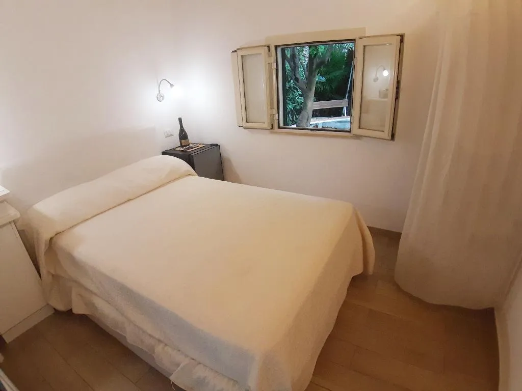 BUNGALOW CAPACITY 1 Room, Esperidi Resort, Naples