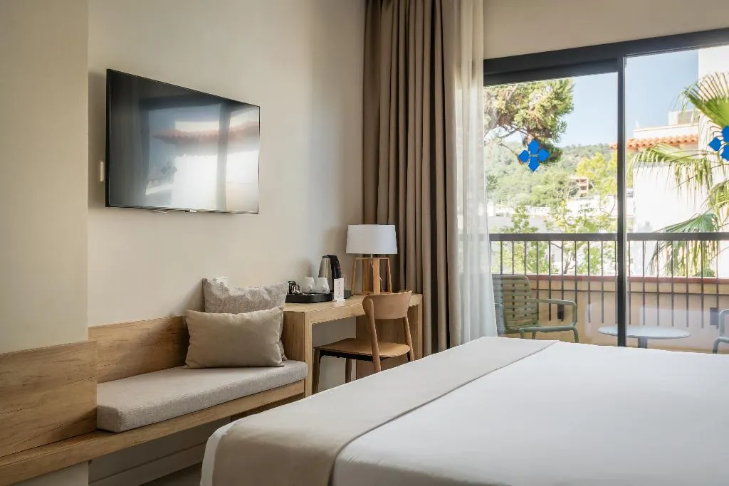 Double or Twin WITH TERRACE Room, Delfin, Costa Brava