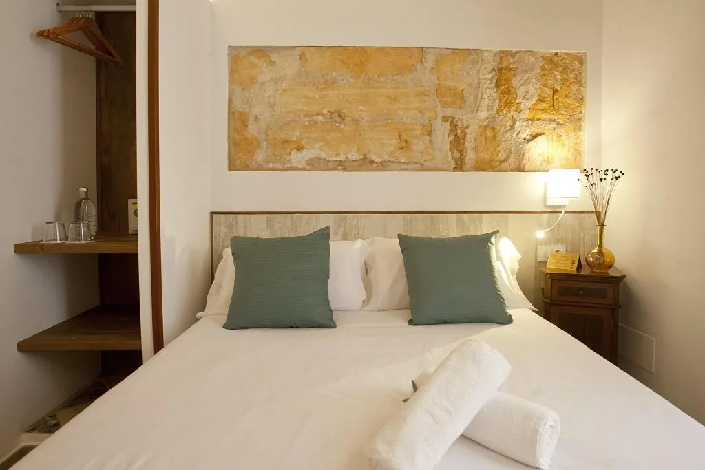 Room, Casal de Petra - Rooms & Pool, Majorca