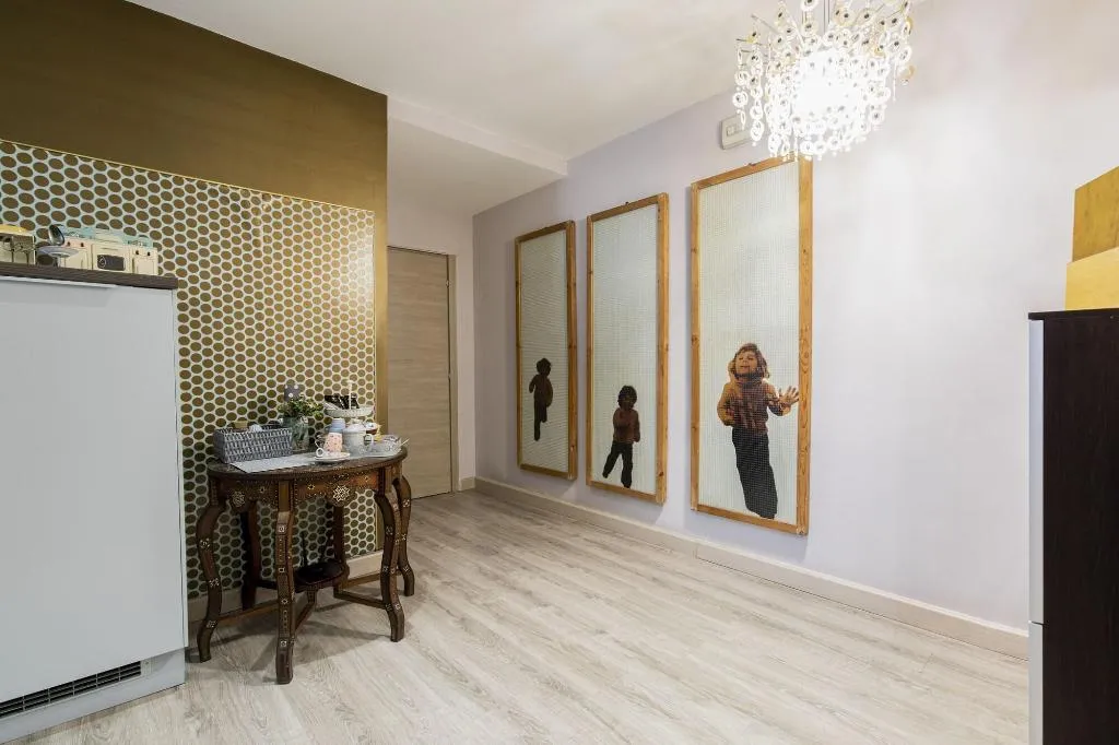 Room, Home&More, Naples