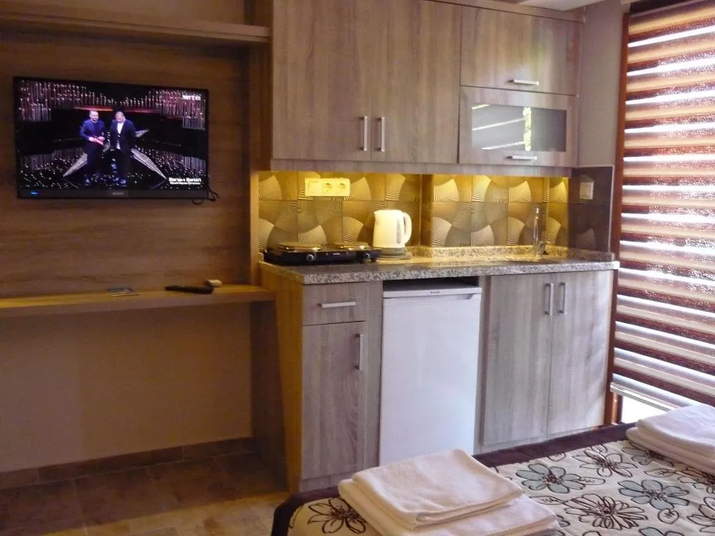 Room, Street61 Studios, Dalaman