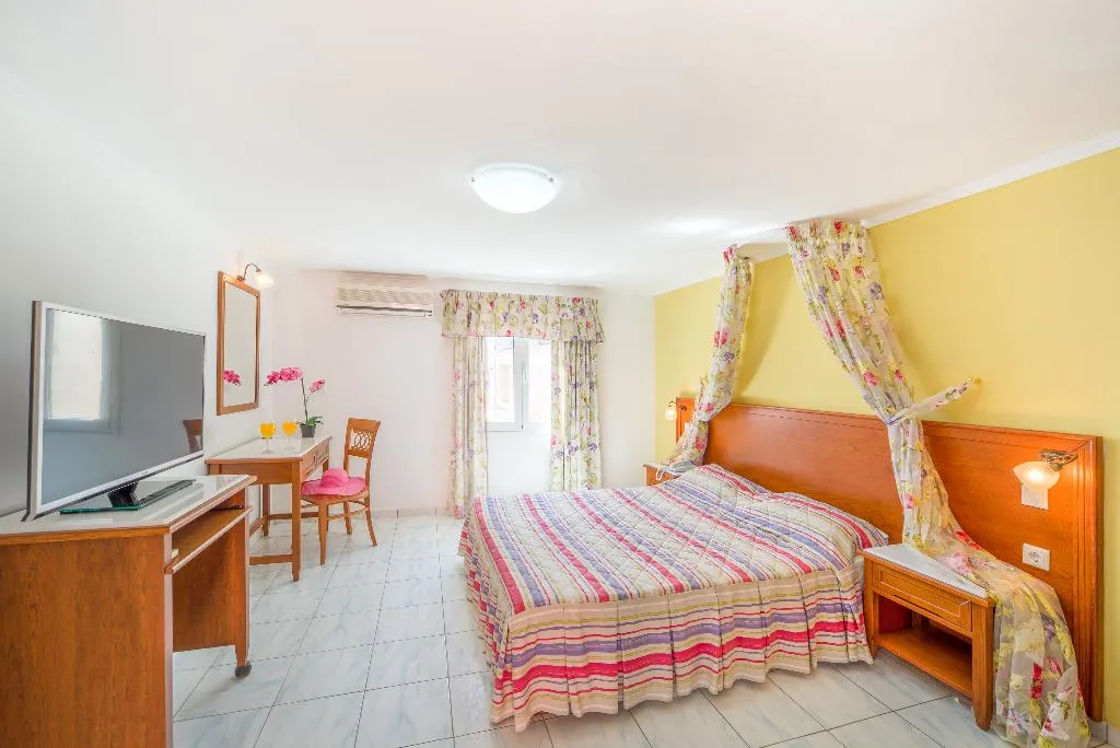 JUNIOR SUITE SEA VIEW WITH BALCONY Room, Grande Mare Hotel & Wellness, Corfu