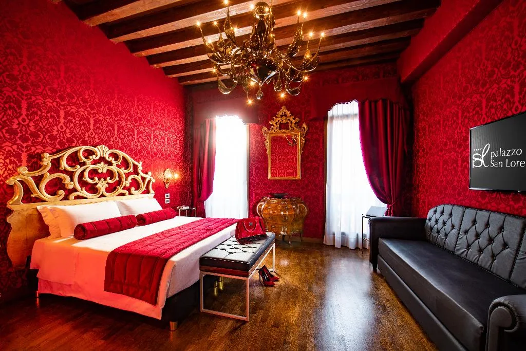 Double or Twin DELUXE CANAL VIEW Room, Palazzo San Lorenzo, Venice