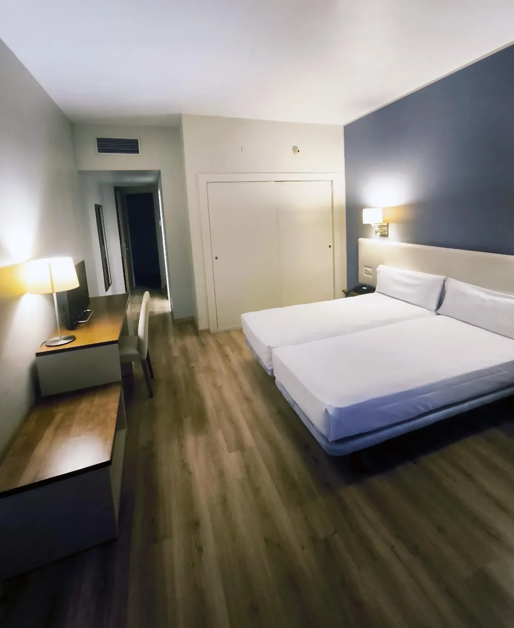 DOUBLE PROMO Room, Agamenon, Menorca