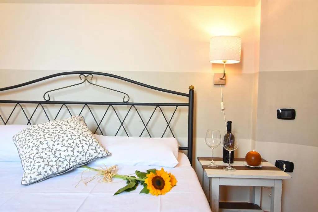 APARTMENT WITH TERRACE Room, Case Così Apartments Napoli, Naples