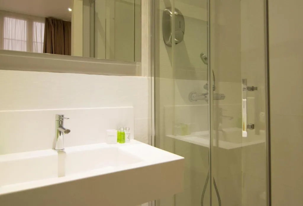 Room, Forgetmenot, Barcelona