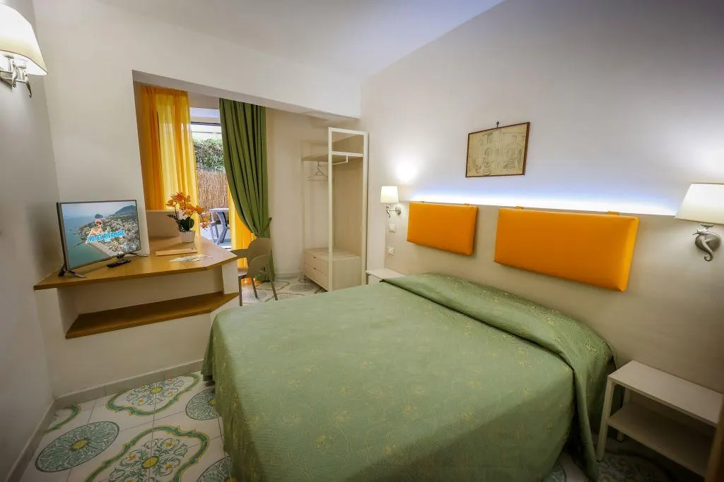 DOUBLE ECONOMY Room, Hotel Rivamare, Naples