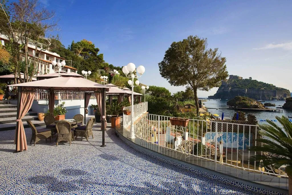 Terrace, Strand Hotel Delfini, Naples