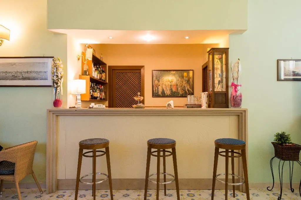 Bar, San Paolo, Naples
