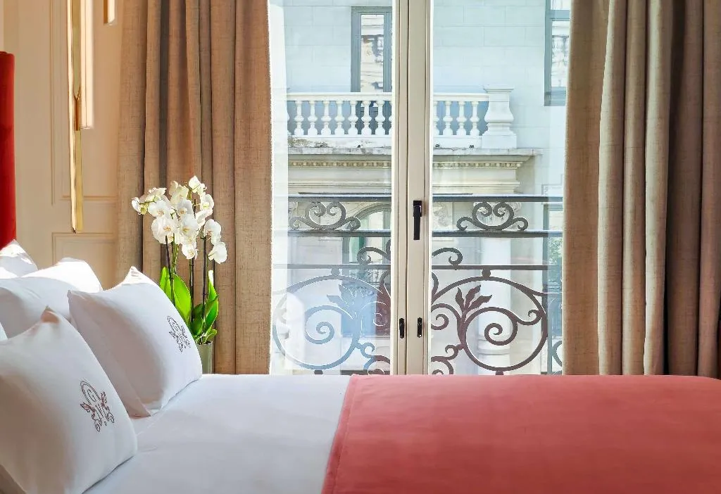 Room DELUXE CITY VIEW Room, Palacio Gran Via, A Royal Hideaway Hotel, Andalucia