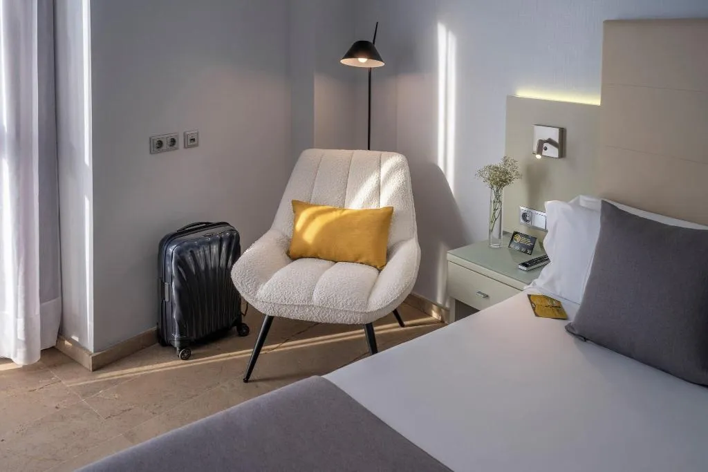 DOUBLE SINGLE USE COMFORT Room, Serhs del Port, Barcelona