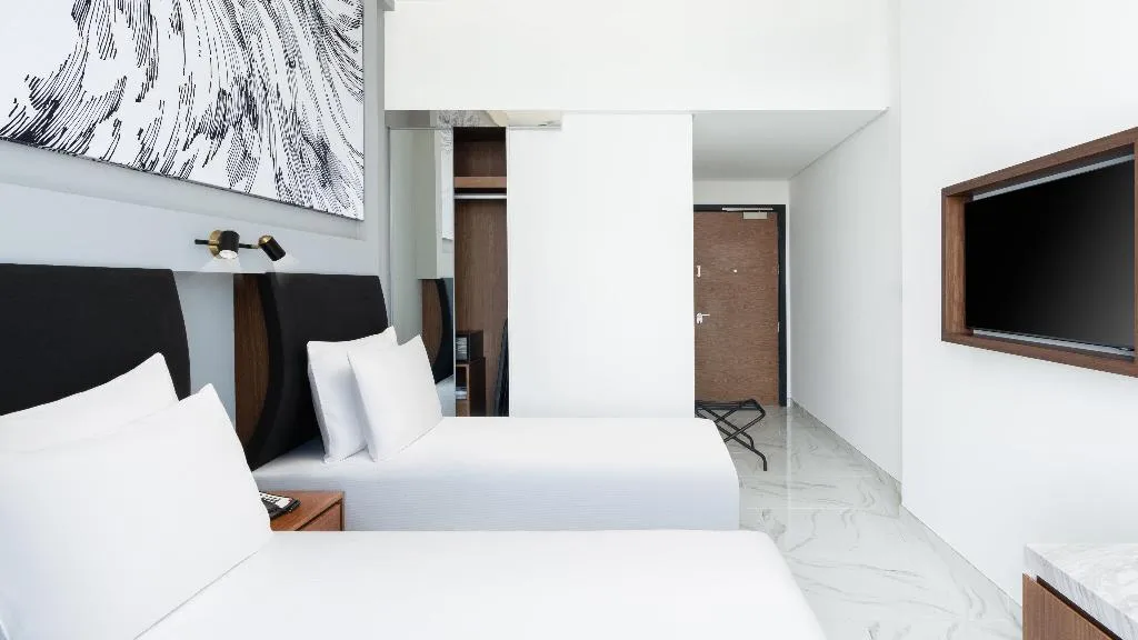 TWIN STANDARD Room, Holiday Inn Dubai Village Circle by IHG, Dubai