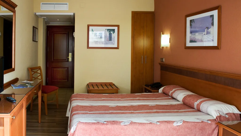 SINGLE STANDARD Room, Helios, Costa Brava