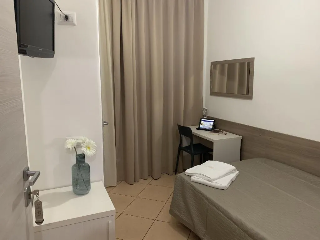 Room, Hotel Siro, Milan