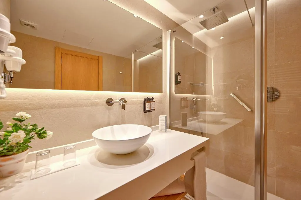 DOUBLE SUPERIOR SEA VIEW Room, Universal Hotel Lido Park & Spa, Majorca