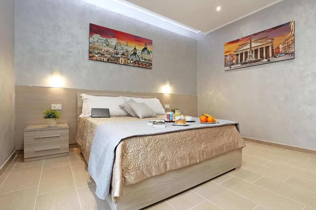 Room, Adorasuite 2, Naples