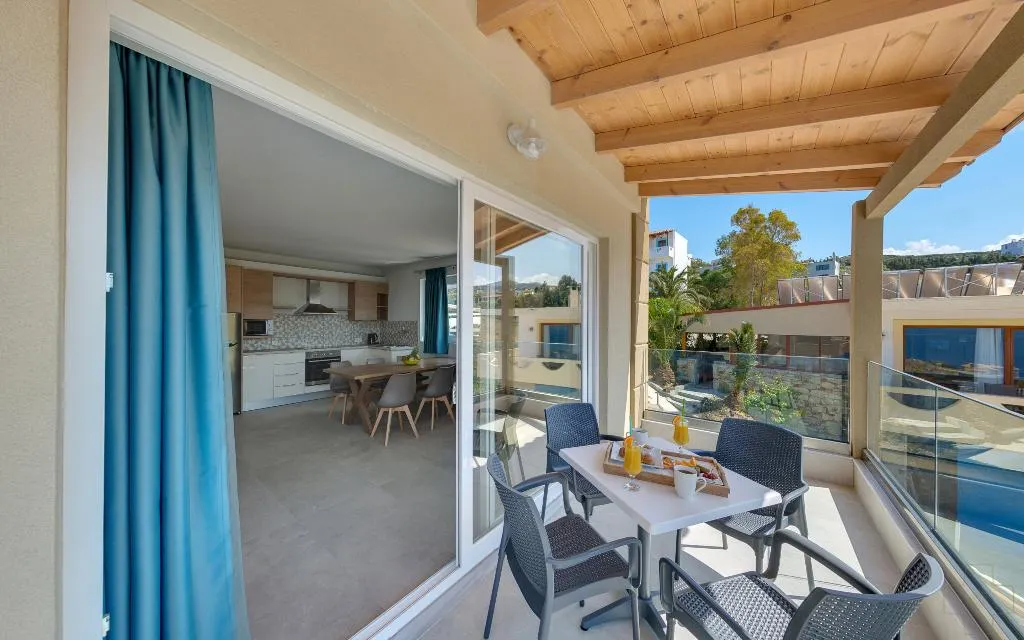 SUITE THREE BEDROOMS TWO BATHROOMS Room, Spiros-Soula Family Hotel & Thematic Suites, Crete