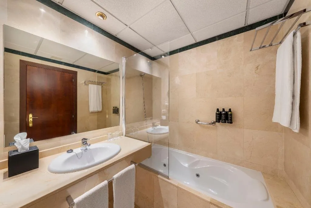 SUITE STANDARD Room, Eurostars Plaza Acueducto, Madrid