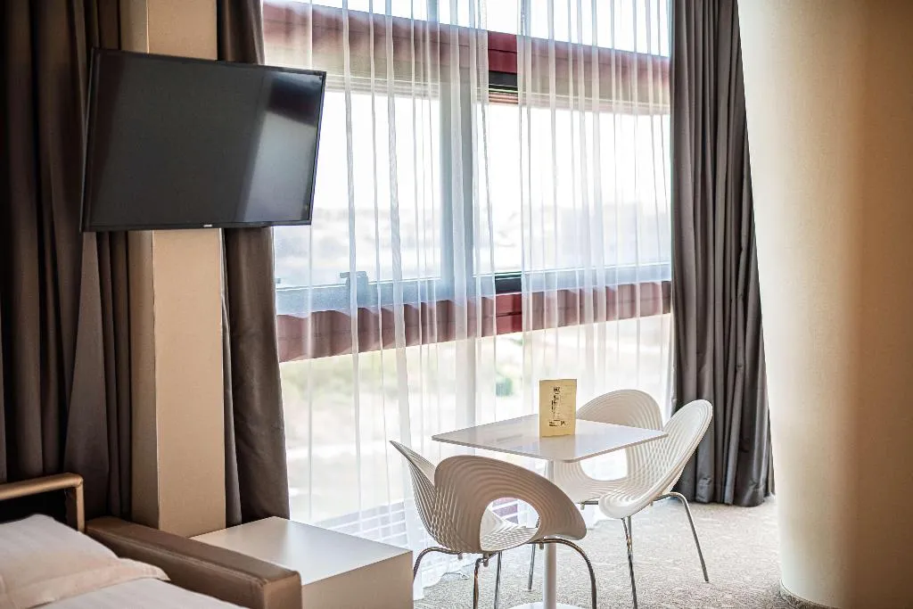 Room QUEEN SIZE BED Room, Best Western Plus Net Tower Hotel Padova, Venice