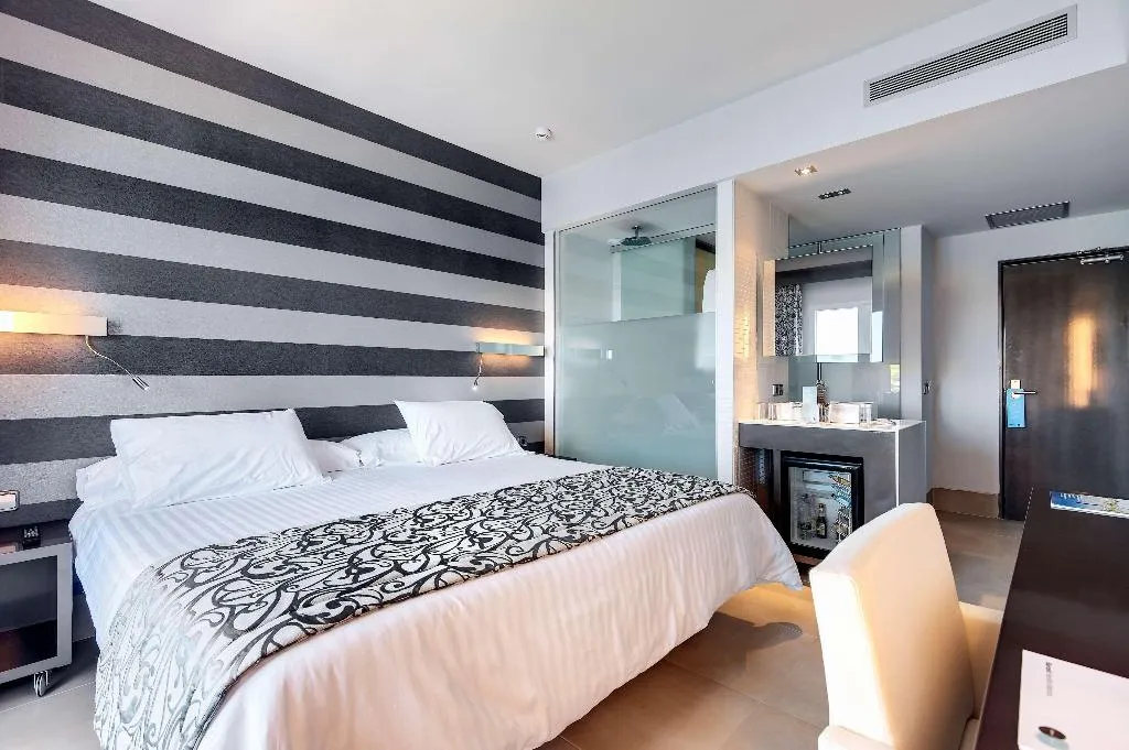 Double or Twin SUPERIOR SEA VIEW Room, Barceló Hamilton Menorca -Adults Only, Menorca