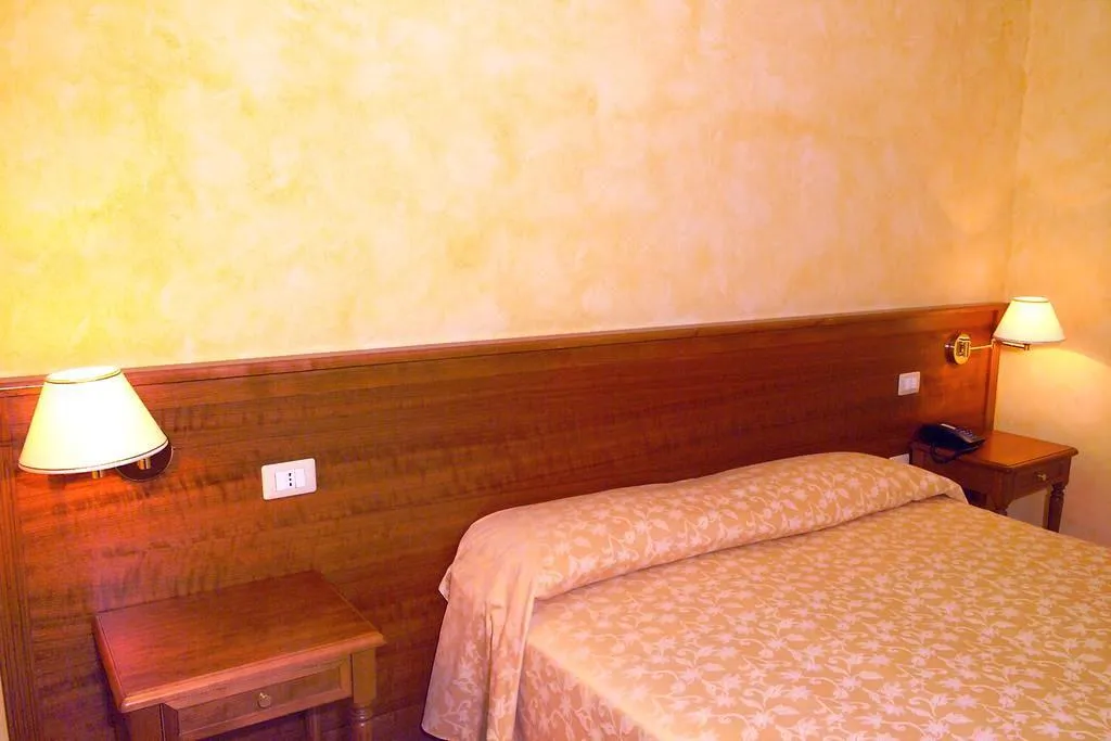 SINGLE STANDARD Room, Kriss, Rome