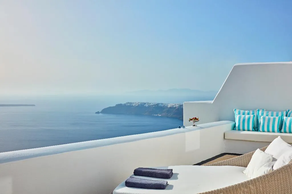 SUITE WITH JACUZZI Room, Astra Suites, Santorini