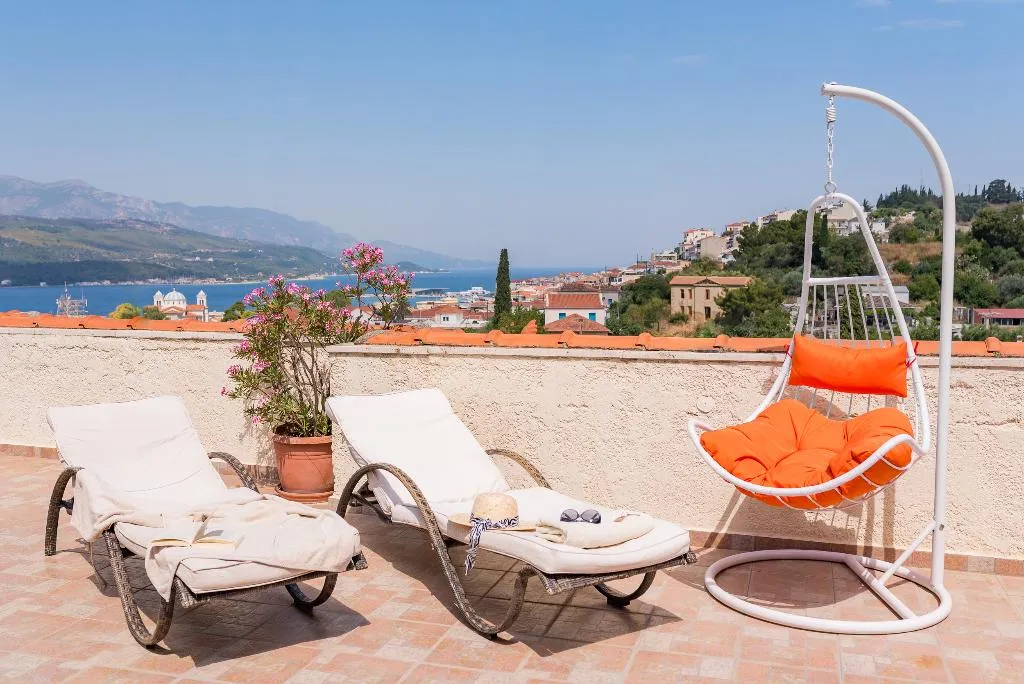 Pool, Virginia Hotel, Samos