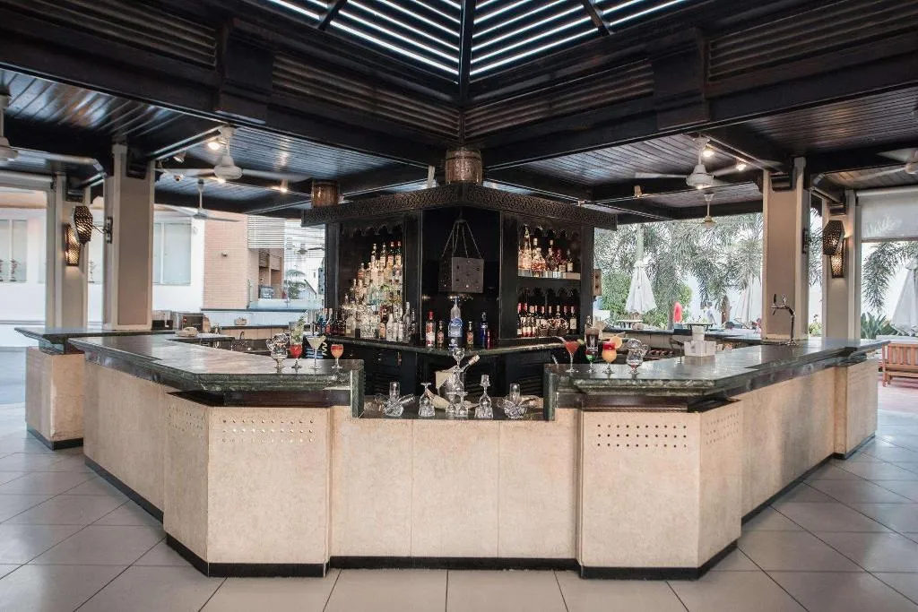 Bar, Reef Oasis Beach Resort, Red Sea Riviera