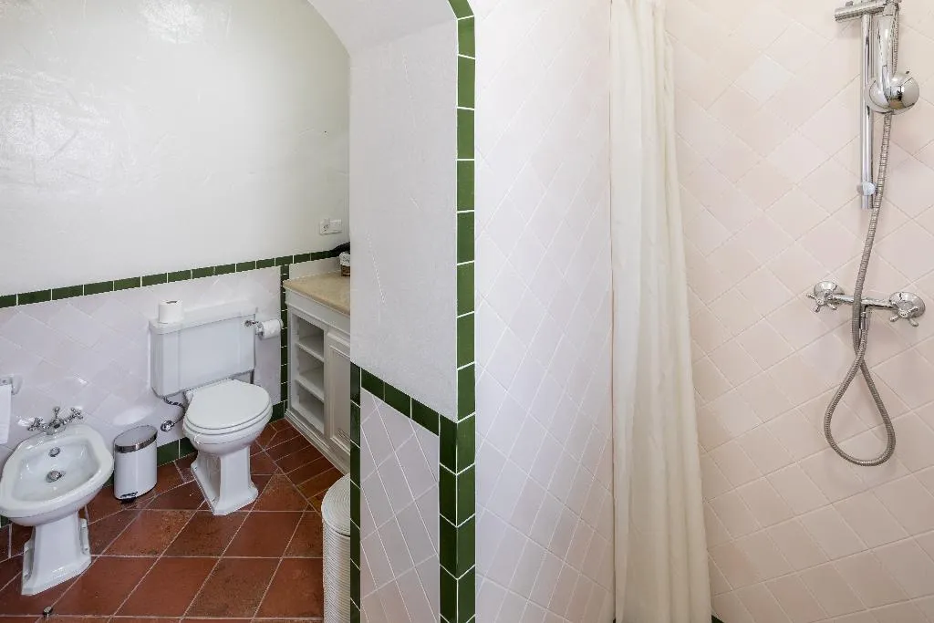 VILLA THREE BEDROOMS Room, Shantivillas, Algarve