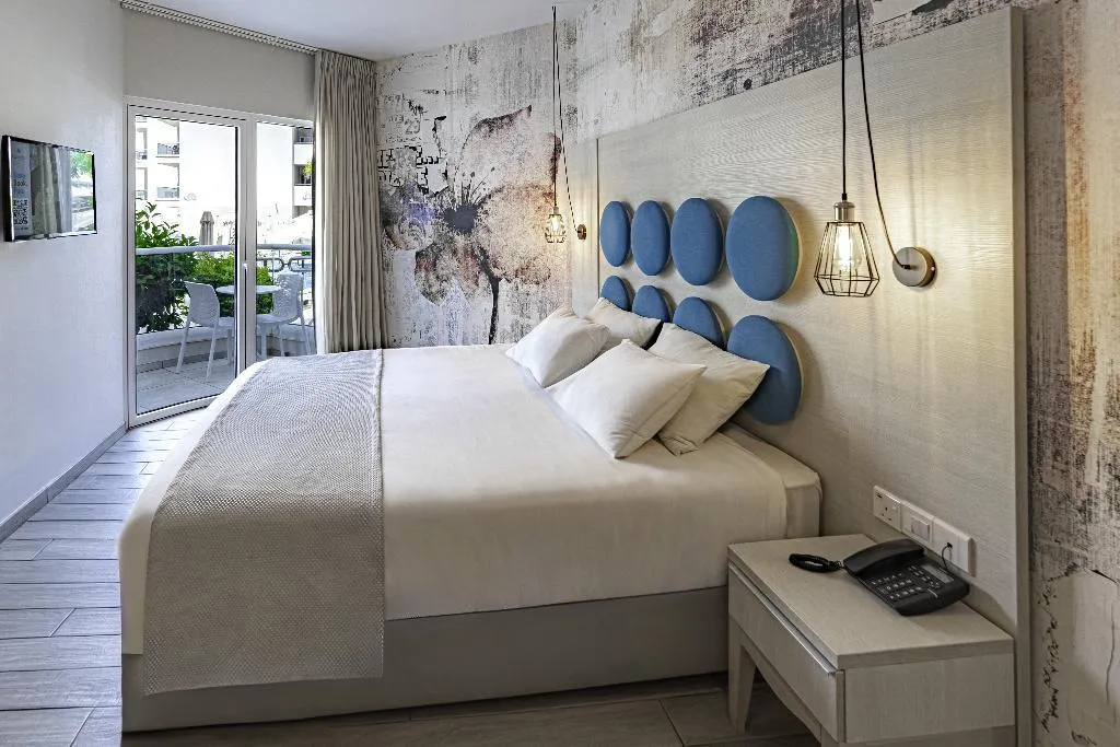 DOUBLE DELUXE POOL VIEW Room, Vangelis Hotel & Suites, Cyprus