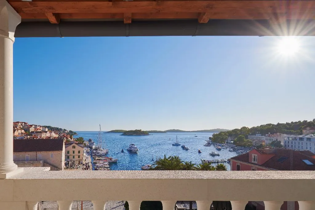 SUITE SEA VIEW WITH BALCONY Room, Palace Elisabeth Hvar Hotel, Split