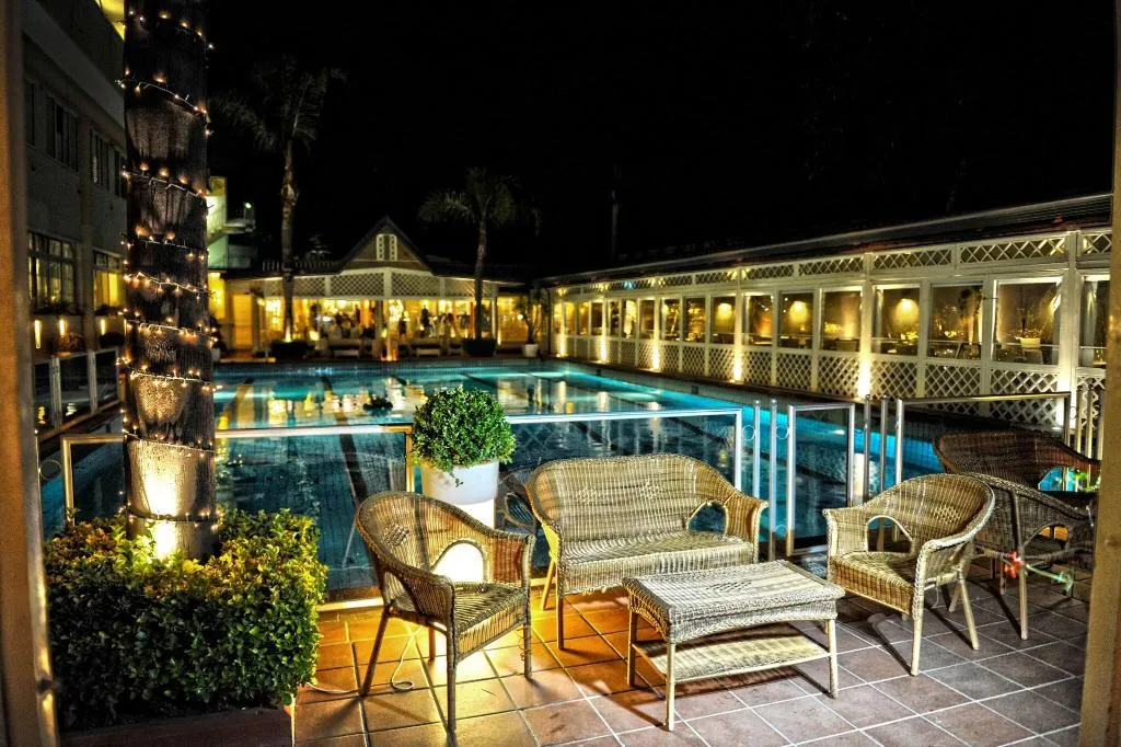 Pool, I Gigli, Naples