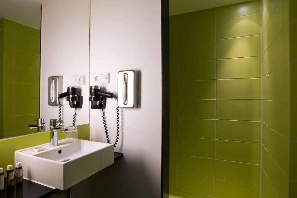 DOUBLE STANDARD Room, Gat Point Charlie, Berlin