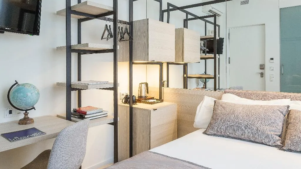 DOUBLE BASIC Room, Denit Barcelona, Barcelona