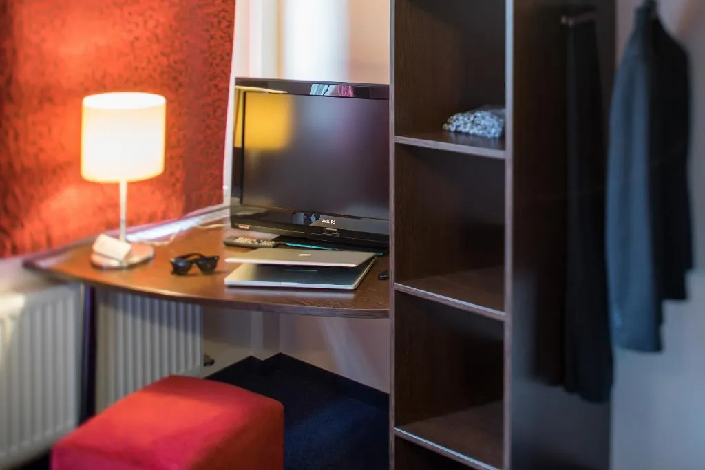 Room, Dodo, Riga