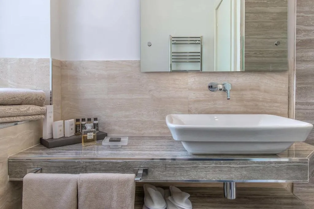 DOUBLE SUPERIOR QUEEN BED Room, Damaso Hotel, Rome