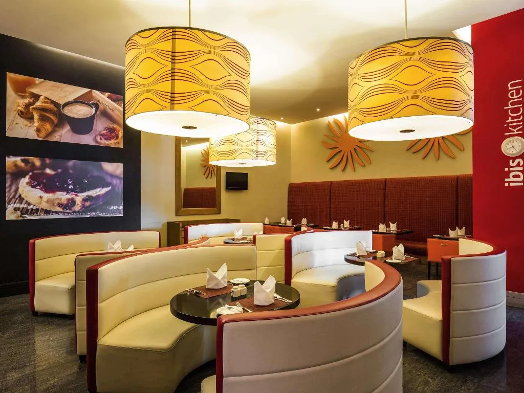 Restaurant, Ibis Mall  Avenue Dubai Hotel, Dubai