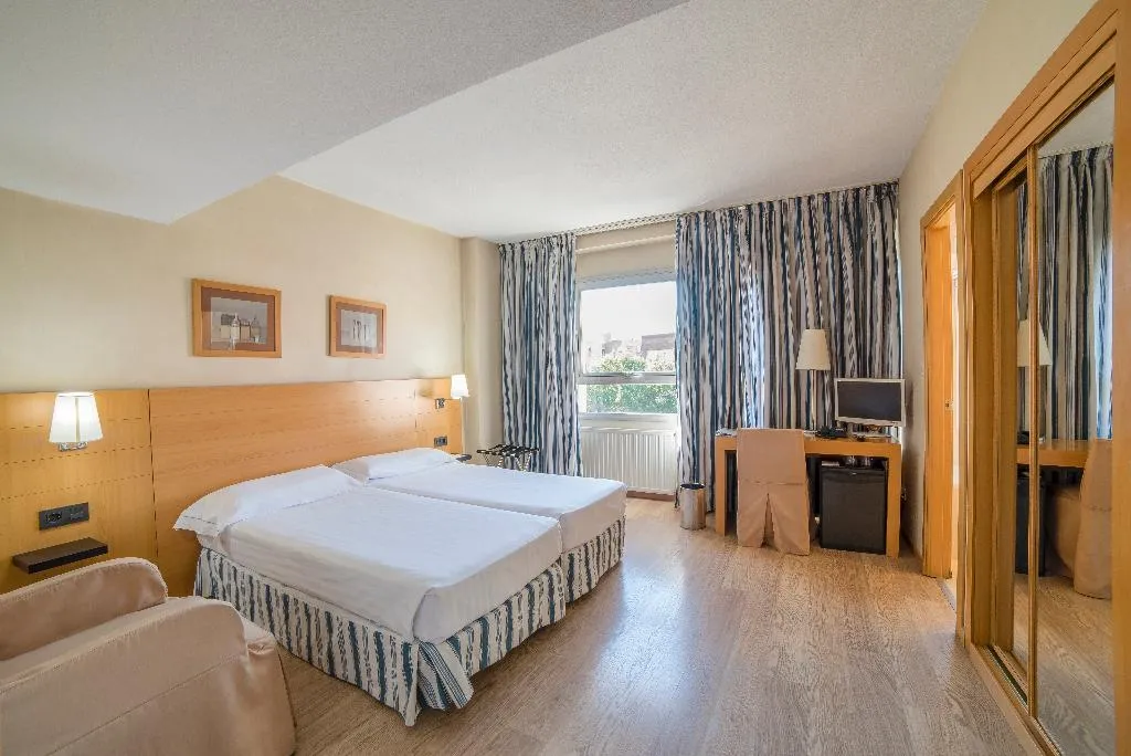 DOUBLE STANDARD Room, Infanta Mercedes, Madrid