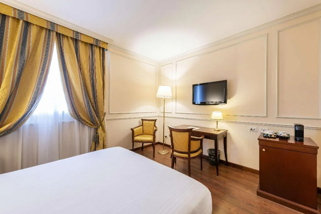 DOUBLE SUPERIOR Room, The Regency, Sure Hotel Collection by Best Western, Milan