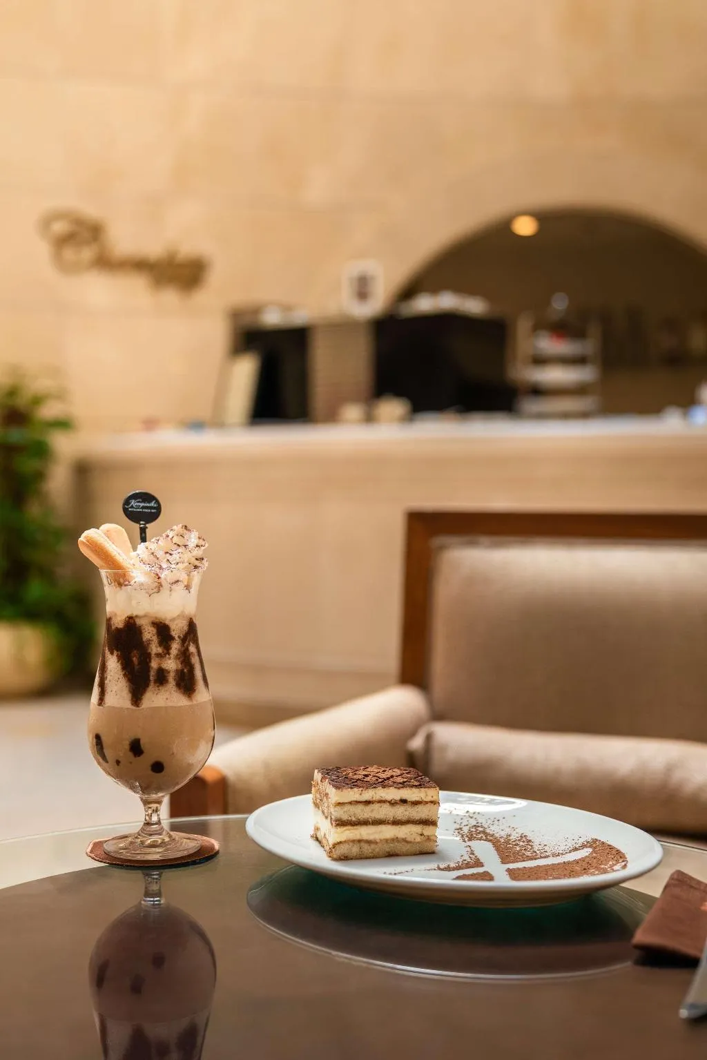 Bar, Kempinski Nile Hotel Garden City Cairo, Cairo