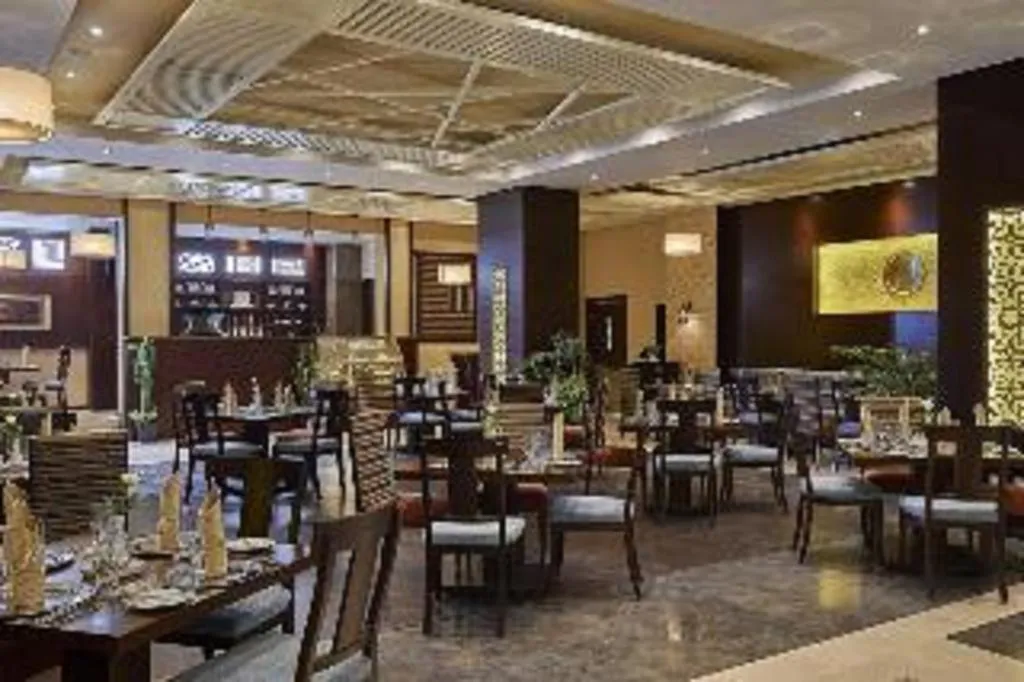 Bar, Triumph Plaza Hotel, Cairo