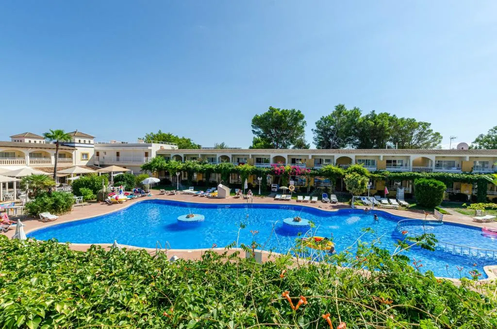 Pool, Mariner Club Apartments, Majorca