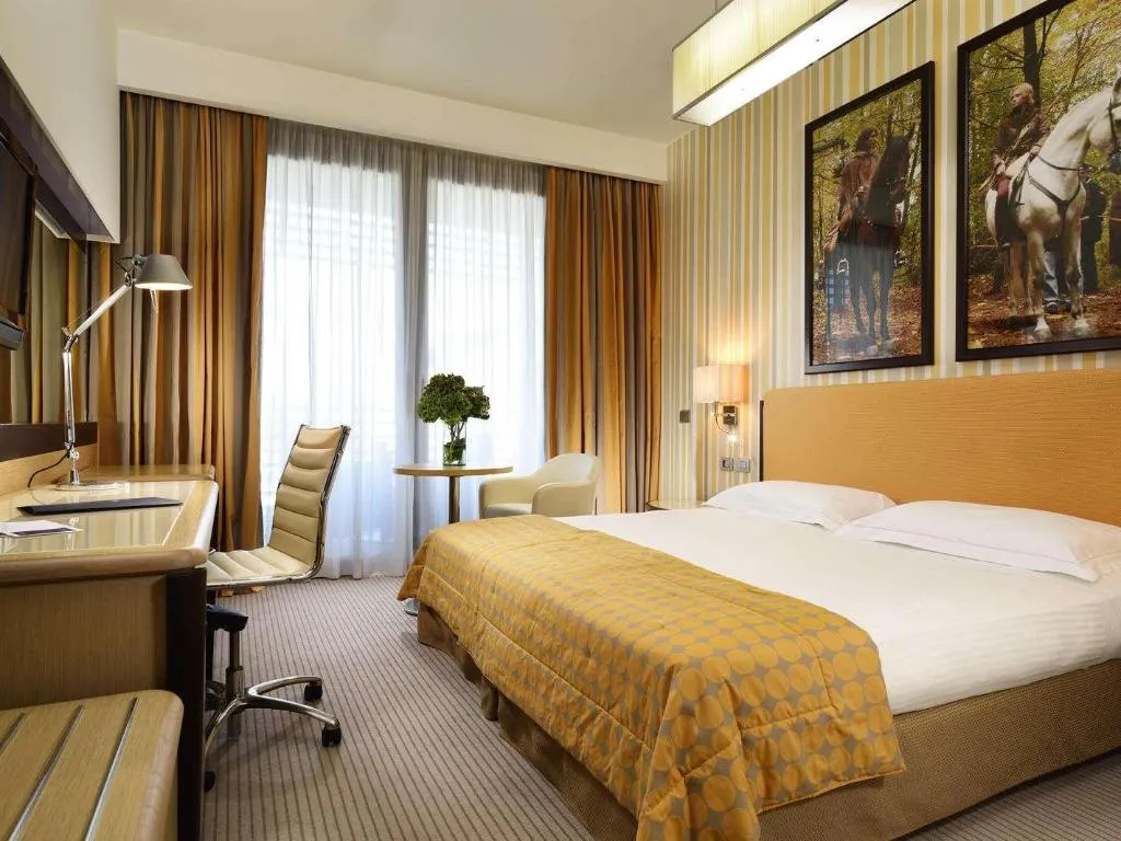 Room, Unahotels Varese, Milan