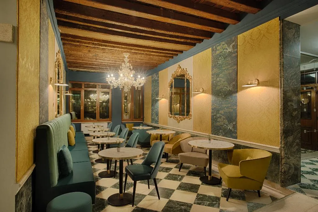 Bar, NH Venezia Santa Lucia, Venice