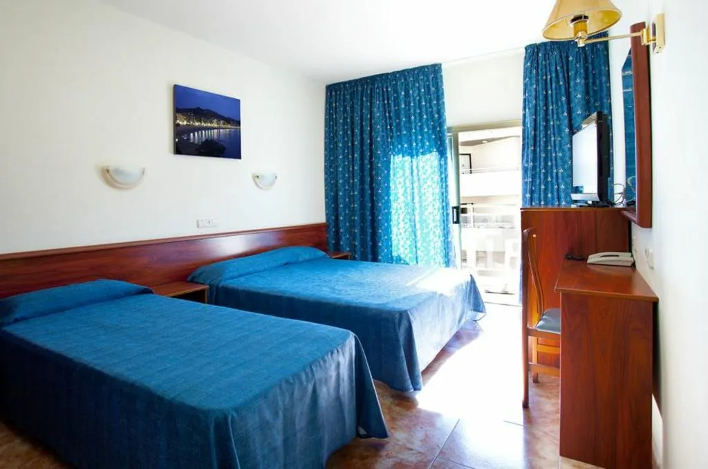 QUADRUPLE STANDARD Room, Hotel Acacias Suites & Spa, Costa Brava