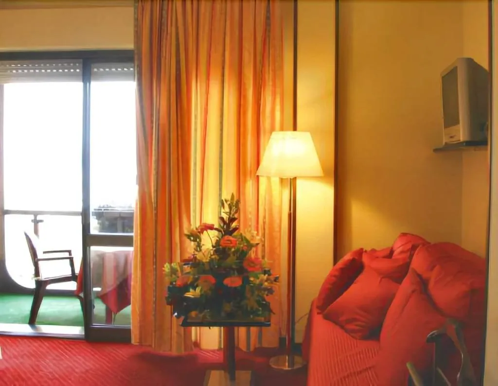 Room, Atlantic, Milan