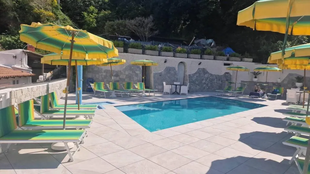 Pool, Da Maria, Naples