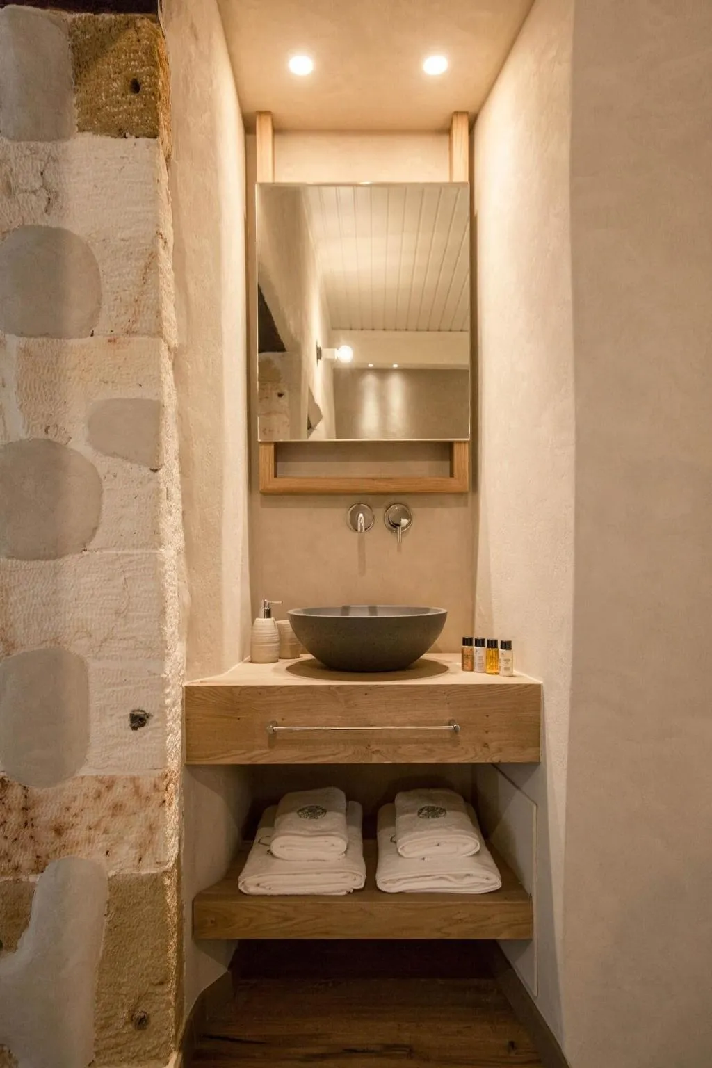 Room, J&G Suites, Crete